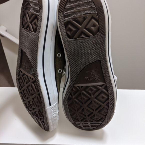 Chuck Taylor - Picture 4 of 4